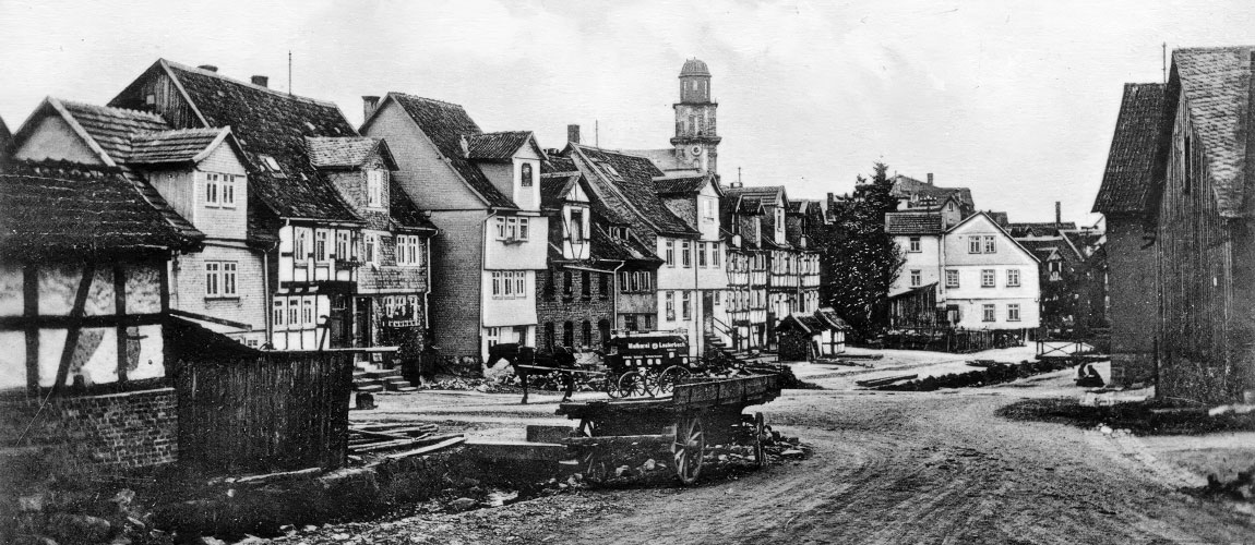 Am Wörth kreuzten Mühlgraben und Wörthbach (heutige Ausfahrt Herkules).